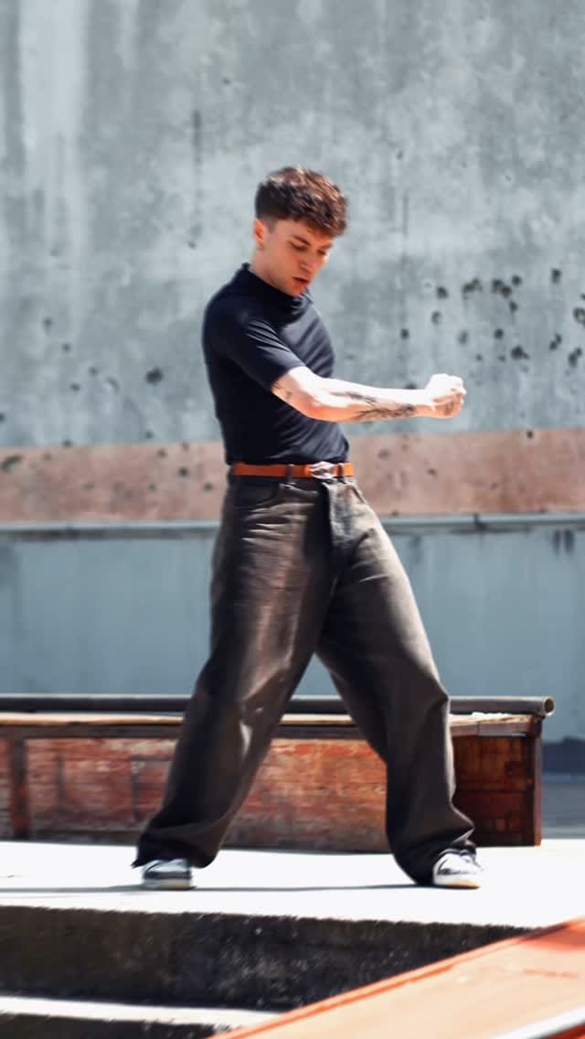 Post 10 by NICOLÓ 🪽 on Instagram (video)