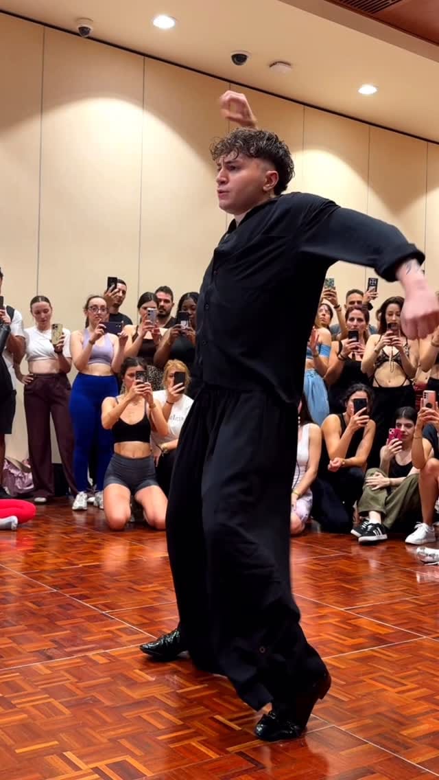 Post 4 by NICOLÓ 🪽 on Instagram (video)