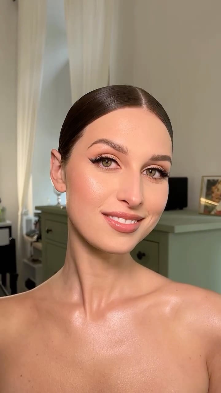 Post 8 by High-end Makeup Artist | Makijaż Kraków |  Pakiet ślubny ‘26/‘27 on Instagram (video)