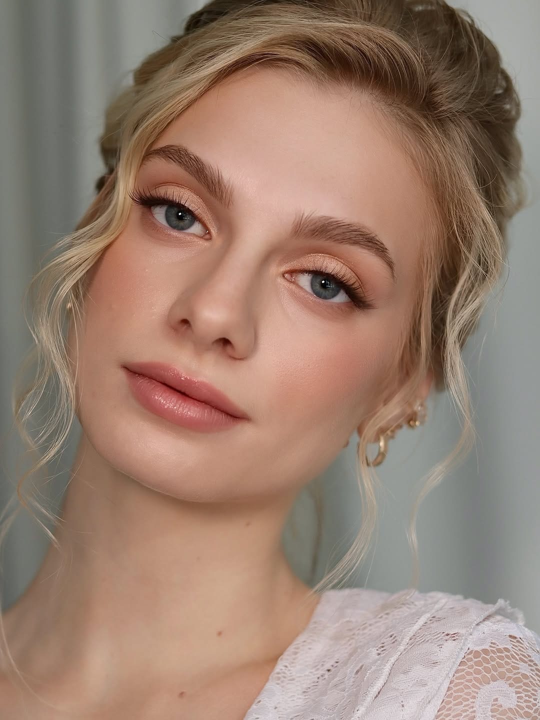 Post 7 by High-end Makeup Artist | Makijaż Kraków |  Pakiet ślubny ‘26/‘27 on Instagram (carousel)
