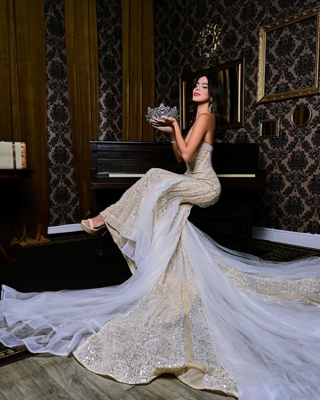 Post 10 by Dasha | LEAD AND BRIDAL MAKEUP ARTIST on Instagram (carousel)