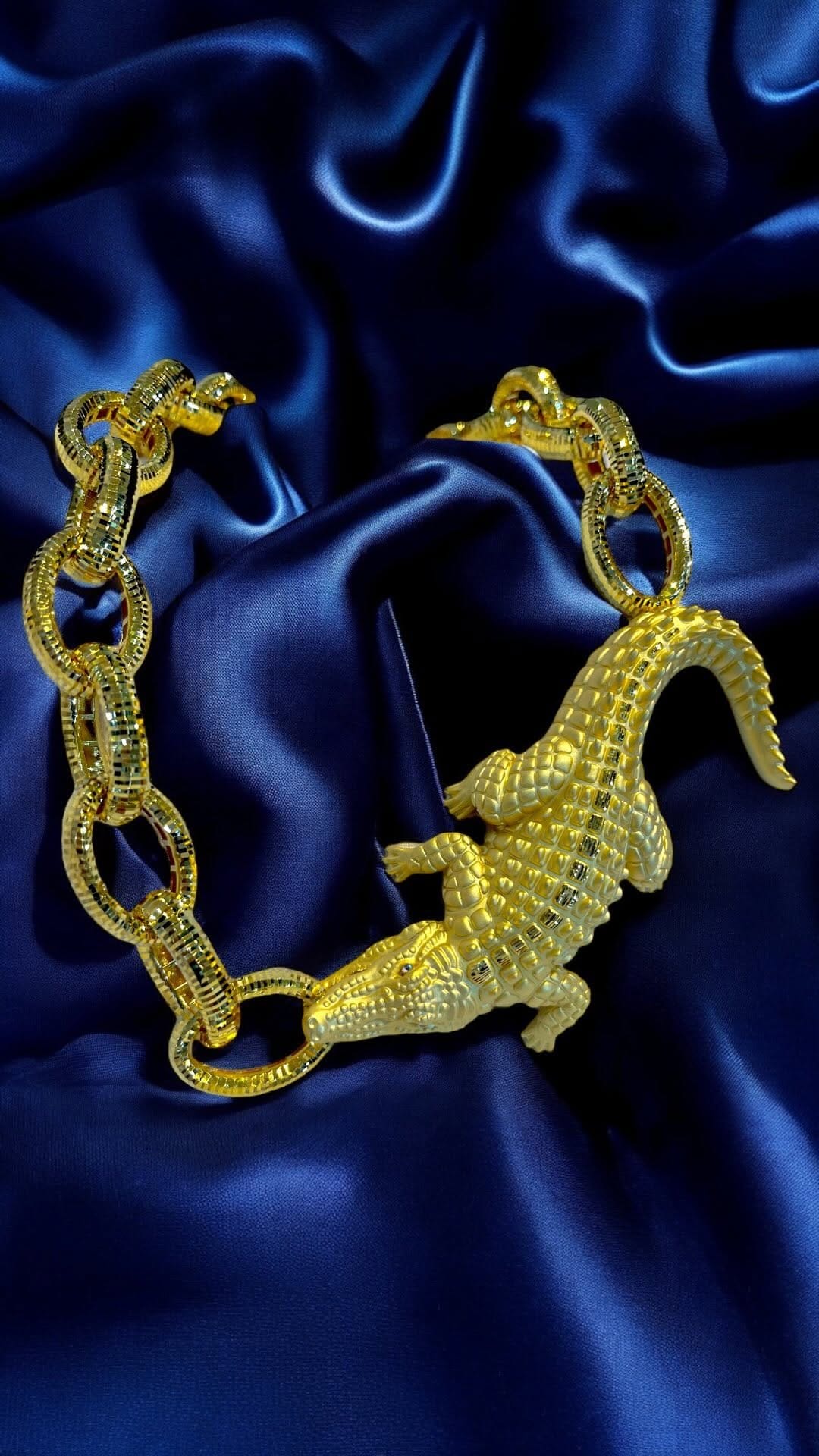 Post 3 by Behrad Gold on Instagram (video)