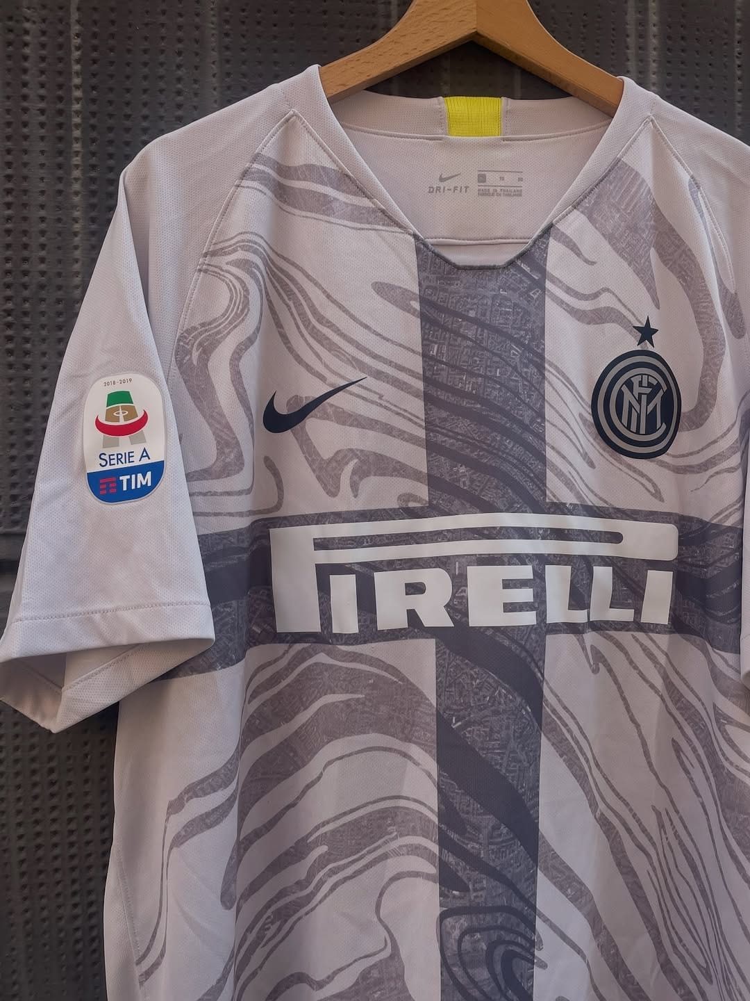 Post 3 by VINTAGE & FOOTBALL SELECTION by secondhand_padova on Instagram (carousel)