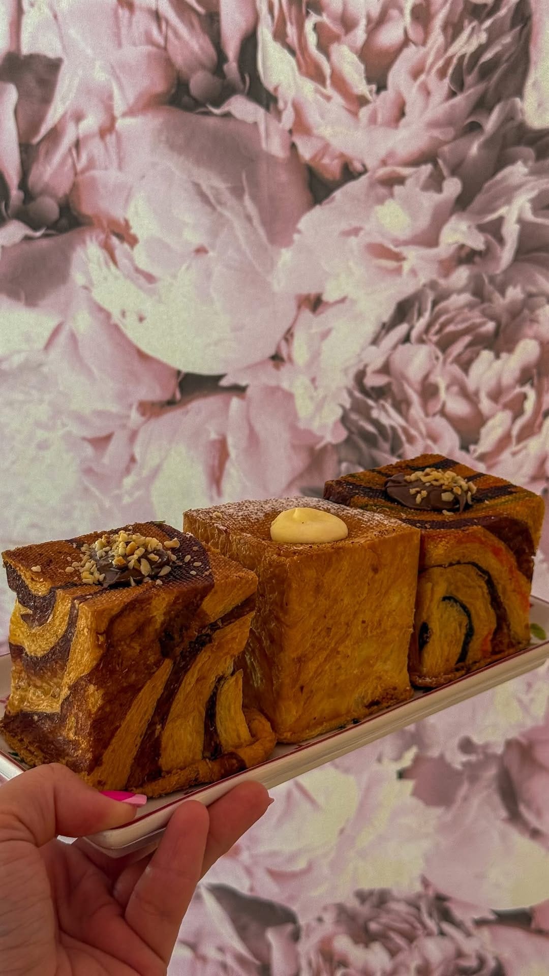 Post 1 by 🌸 Dolci Di Bea 🌸  🍰 Pasticceria e Bar 🥐 on Instagram (video)