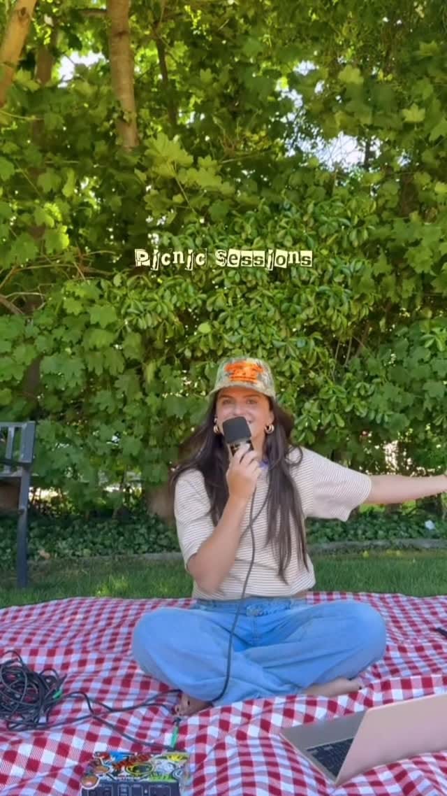 Post 3 by belladenapoli on Instagram (video)
