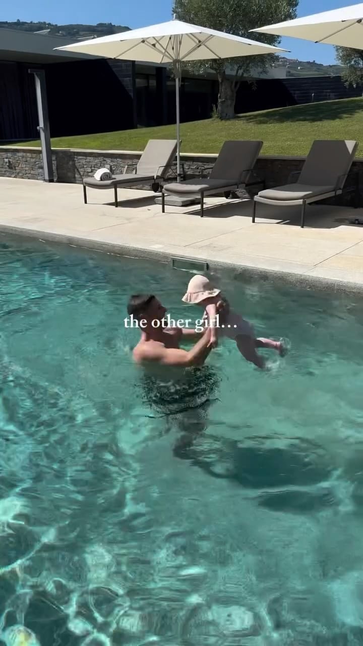 Post 6 by belladenapoli on Instagram (video)
