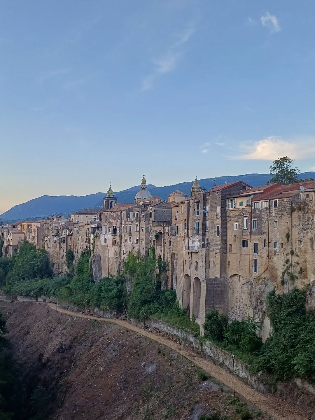 Post 1 by Francesco Esposito on Instagram (image)