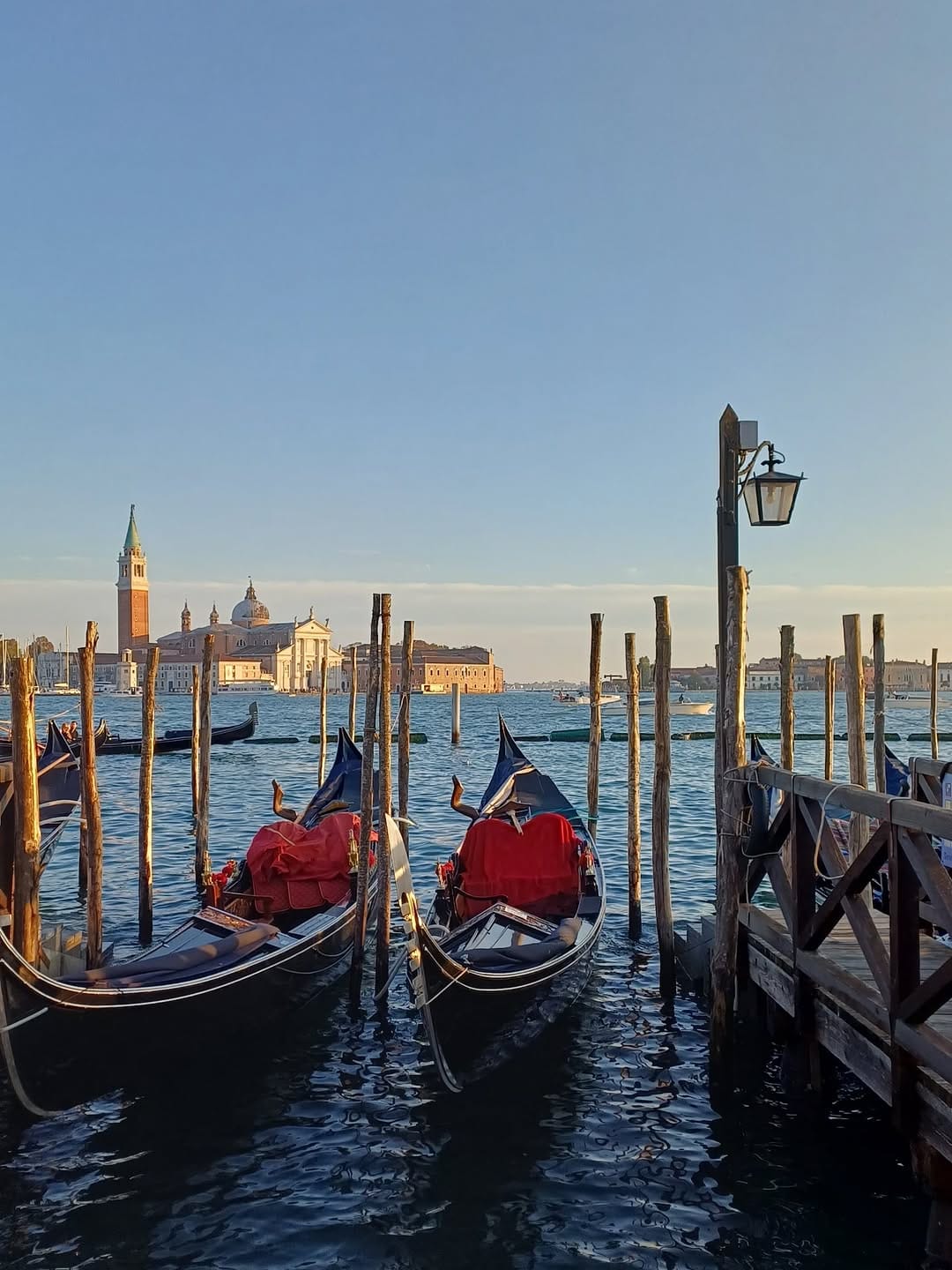 Post 8 by Francesco Esposito on Instagram (carousel)