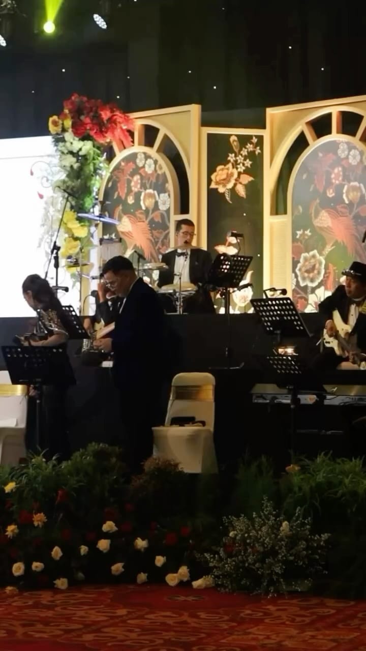 Post 10 by Jeffrey Sopacua on Instagram (video)