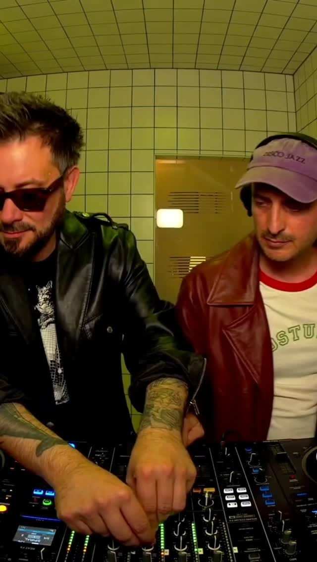 Post 5 by Rollover Djs on Instagram (video)