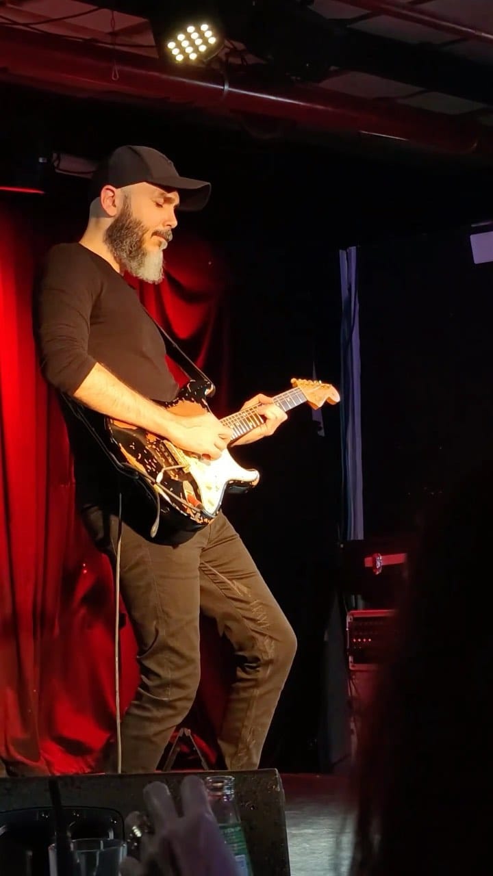 Post 9 by Kfir Ochaion on Instagram (video)