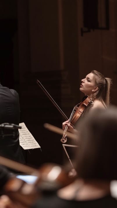 Post 8 by KSENIA MILAS VIOLINIST on Instagram (video)