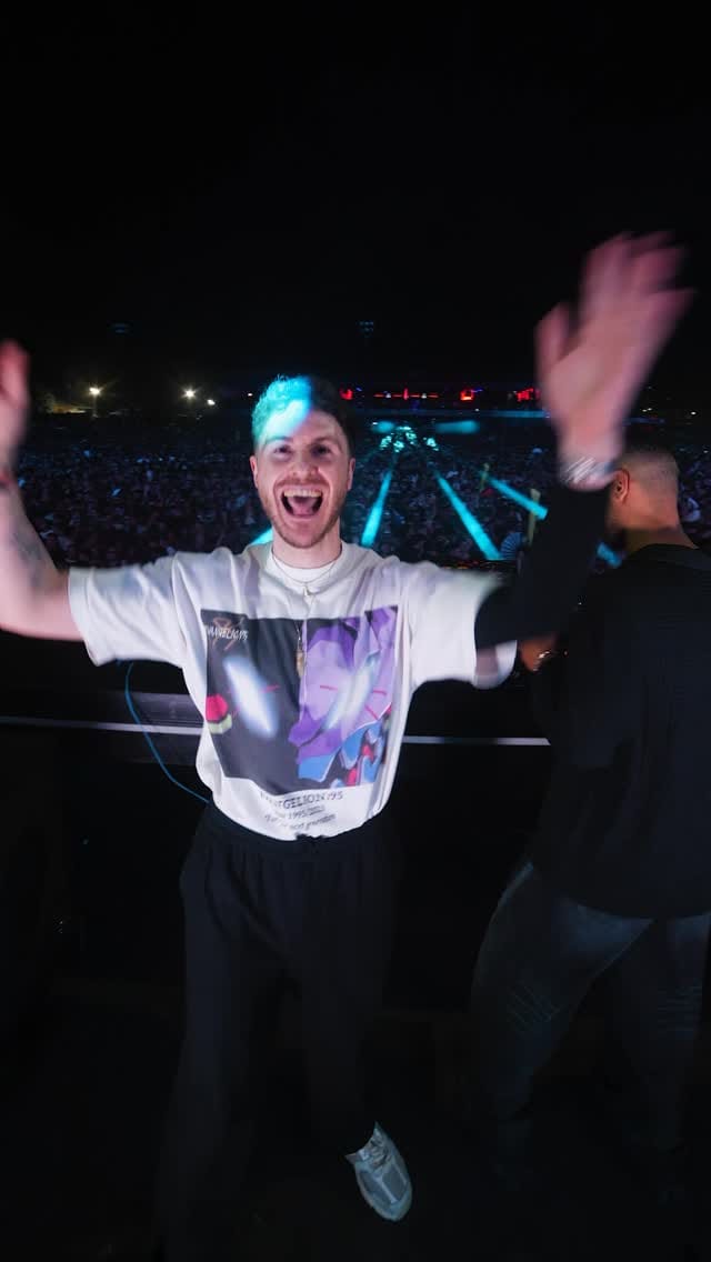 Post 4 by 𝟕 𝐒𝐊𝐈𝐄𝐒 on Instagram (video)