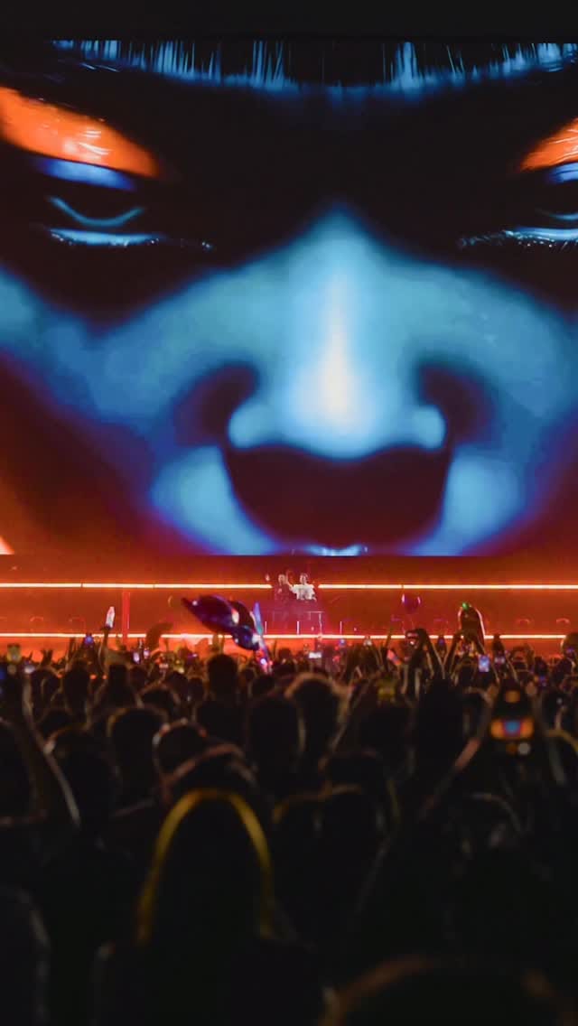Post 7 by 𝟕 𝐒𝐊𝐈𝐄𝐒 on Instagram (video)