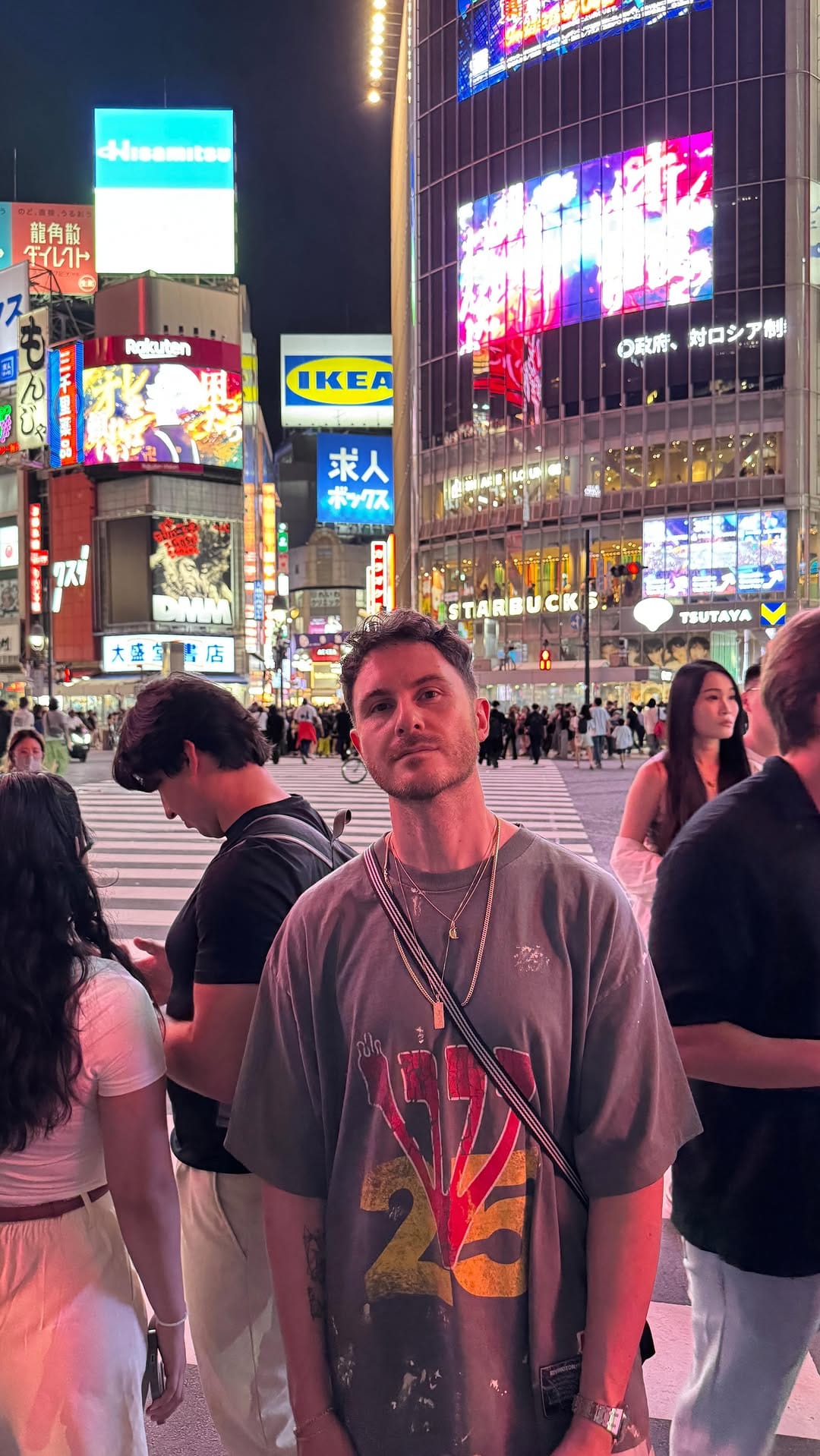Post 9 by 𝟕 𝐒𝐊𝐈𝐄𝐒 on Instagram (video)