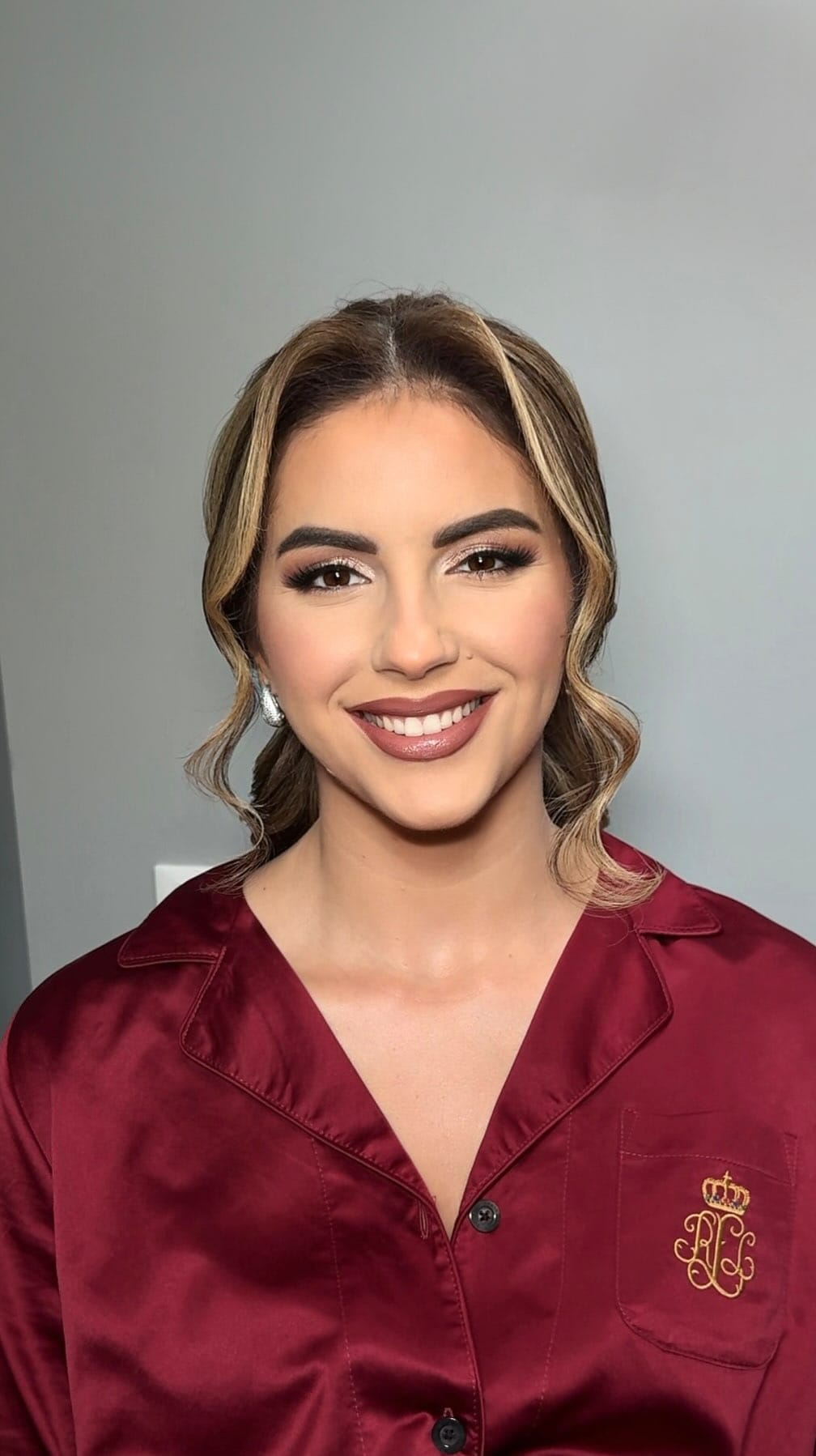 Post 2 by N O E M I   F E R L I T O  Make Up Artist on Instagram (video)