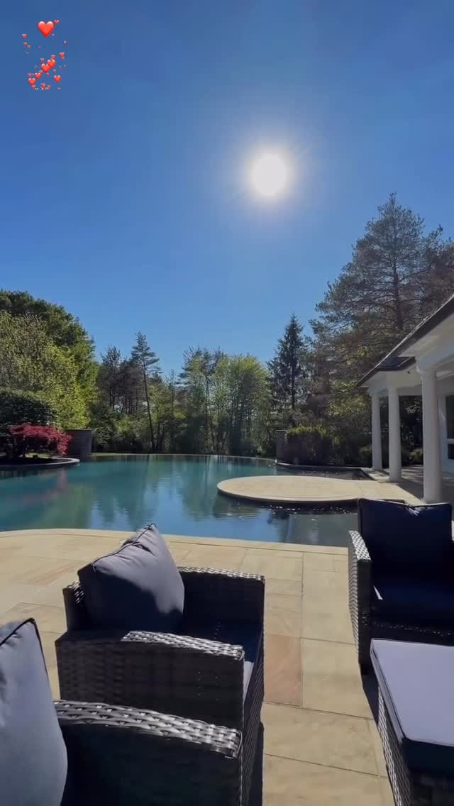 Post 6 by Denise Zervos on Instagram (video)