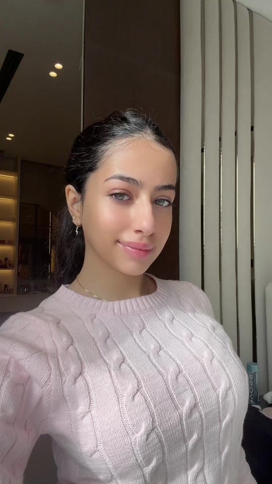 Post 1 by Meera on TikTok (video)