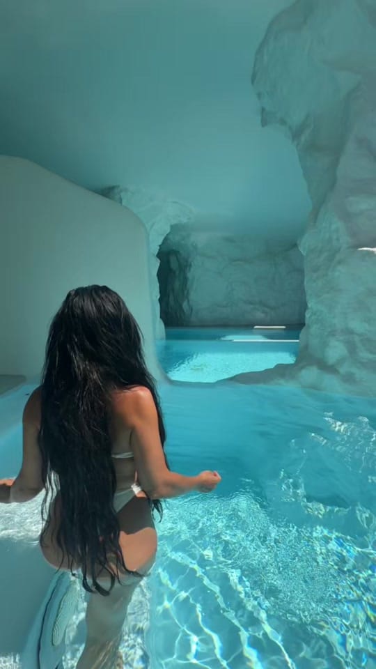 Post 4 by aura_officiel on TikTok (video)