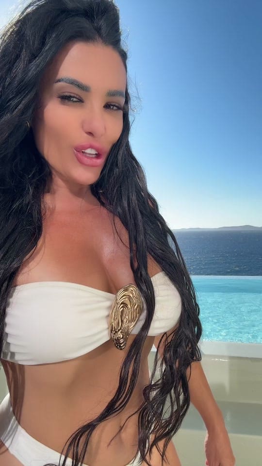 Post 6 by aura_officiel on TikTok (video)
