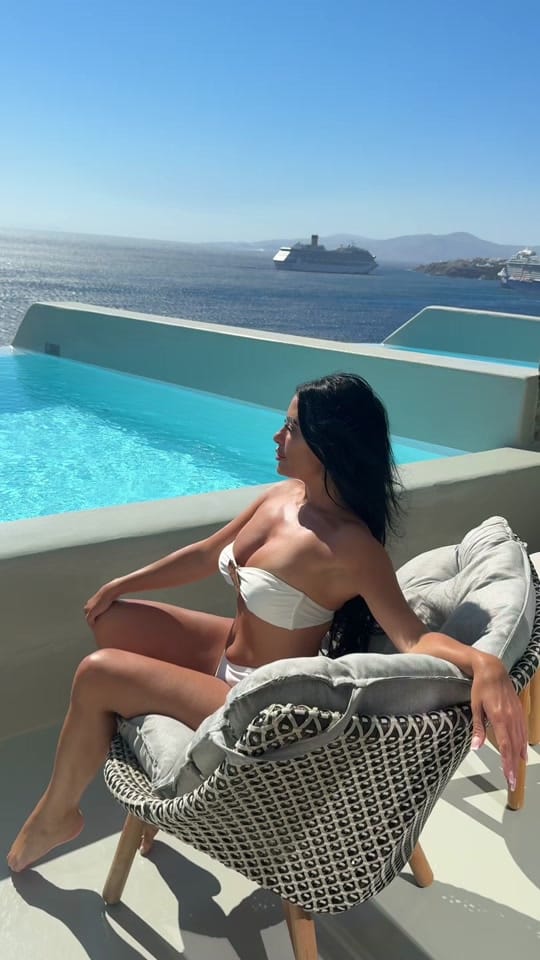 Post 7 by aura_officiel on TikTok (video)