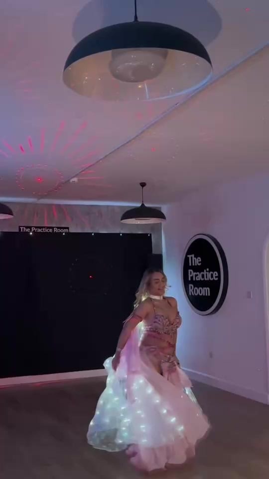 Post 6 by Jiji Bellydancer on TikTok (video)