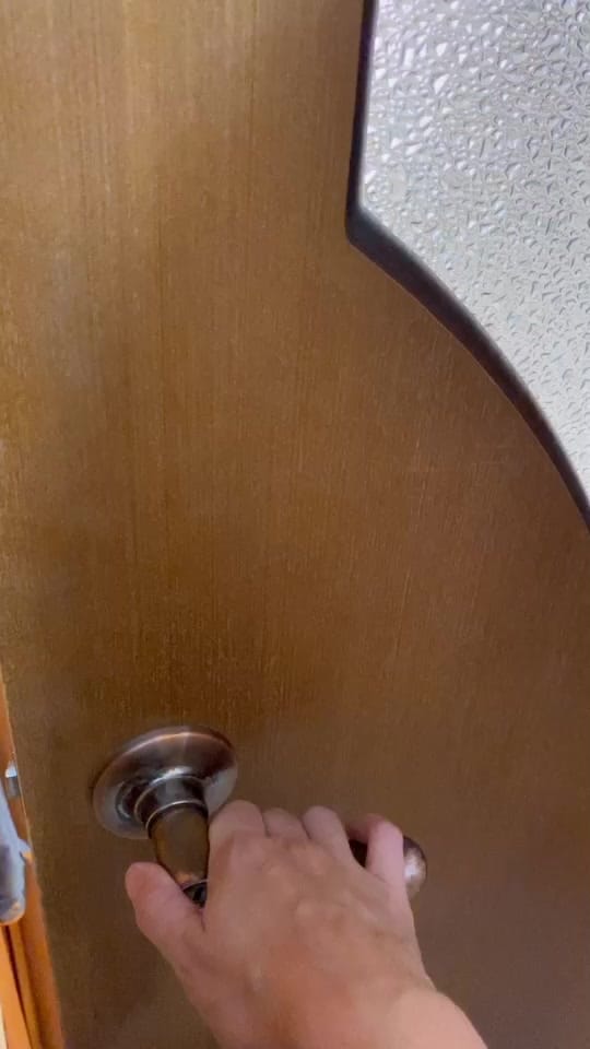 Post 8 by Alexandra Bounjoume on TikTok (video)