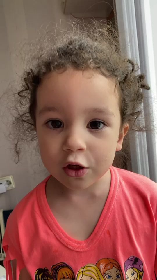 Post 10 by Alexandra Bounjoume on TikTok (video)