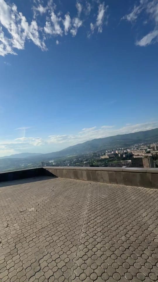 Post 1 by Alexandra Bounjoume on TikTok (video)