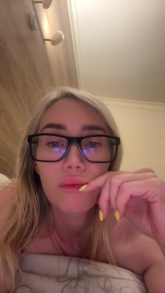 Post 6 by Alexandra Bounjoume on TikTok (video)