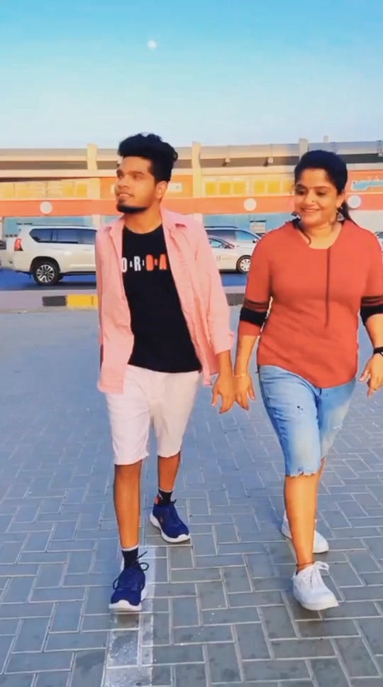 Post 2 by 💥Vineesh Dancer Kollam💥 on TikTok (video)