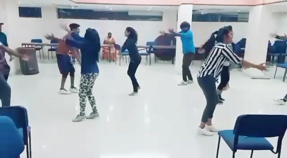 Post 6 by 💥Vineesh Dancer Kollam💥 on TikTok (video)