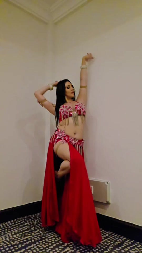 Post 6 by Jimena Bellydancer on TikTok (video)