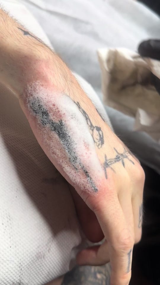 Post 1 by kinnoenvasetattoo on TikTok (video)
