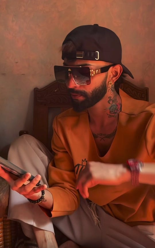 Post 1 by Sachith Amanda🇱🇰🇦🇪🎤 on TikTok (video)