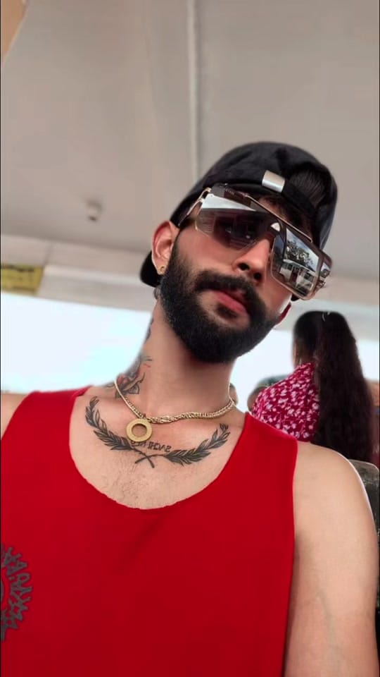Post 3 by Sachith Amanda🇱🇰🇦🇪🎤 on TikTok (video)