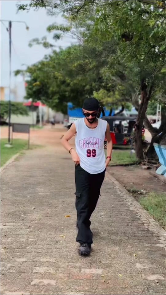 Post 5 by Sachith Amanda🇱🇰🇦🇪🎤 on TikTok (video)