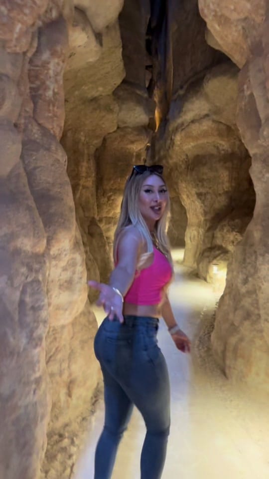 Post 9 by Modellamia on TikTok (video)