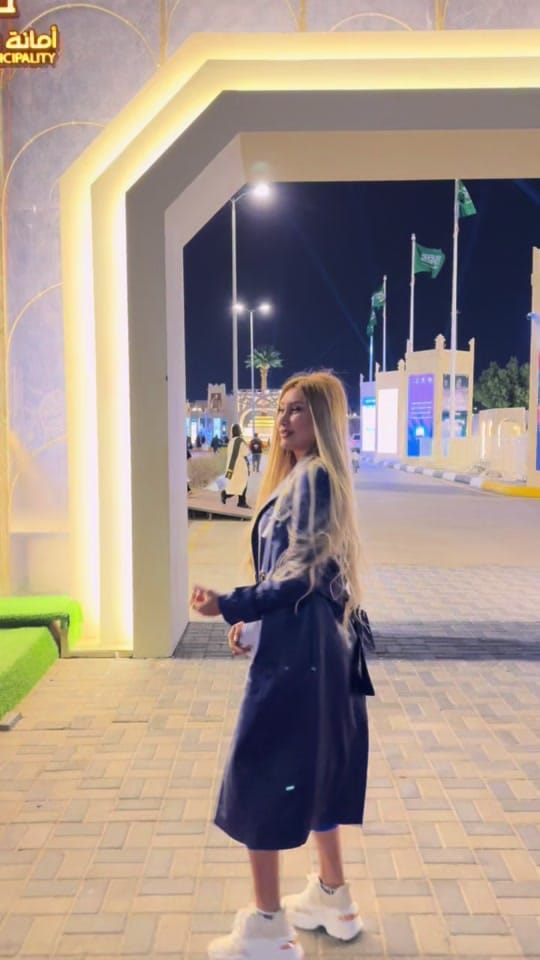 Post 10 by Modellamia on TikTok (video)