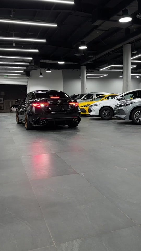 Post 2 by Deloar Hossain💰 on TikTok (video)