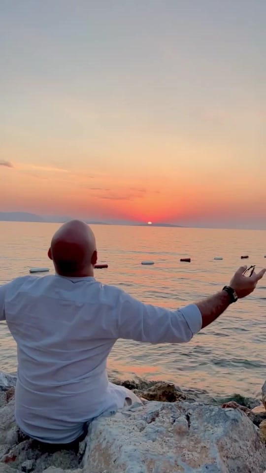 Post 9 by Ahmed Mansur on TikTok (video)