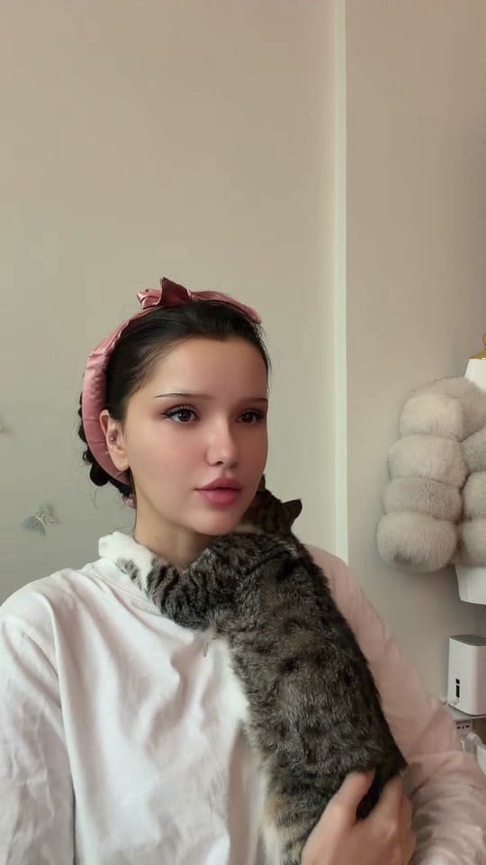 Post 9 by Nadina Ioana on TikTok (video)