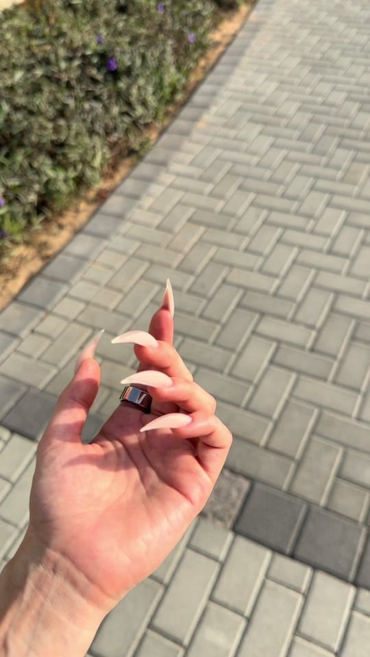 Post 6 by Nadina Ioana on TikTok (video)