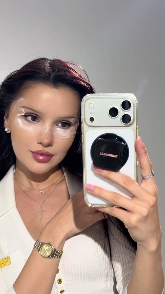 Post 7 by Nadina Ioana on TikTok (video)