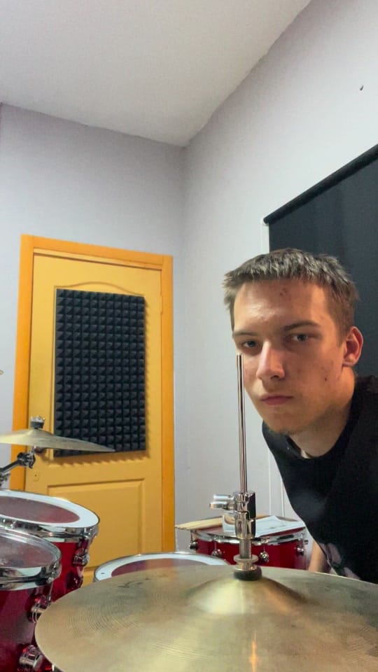 Post 1 by G-immigrants on TikTok (video)