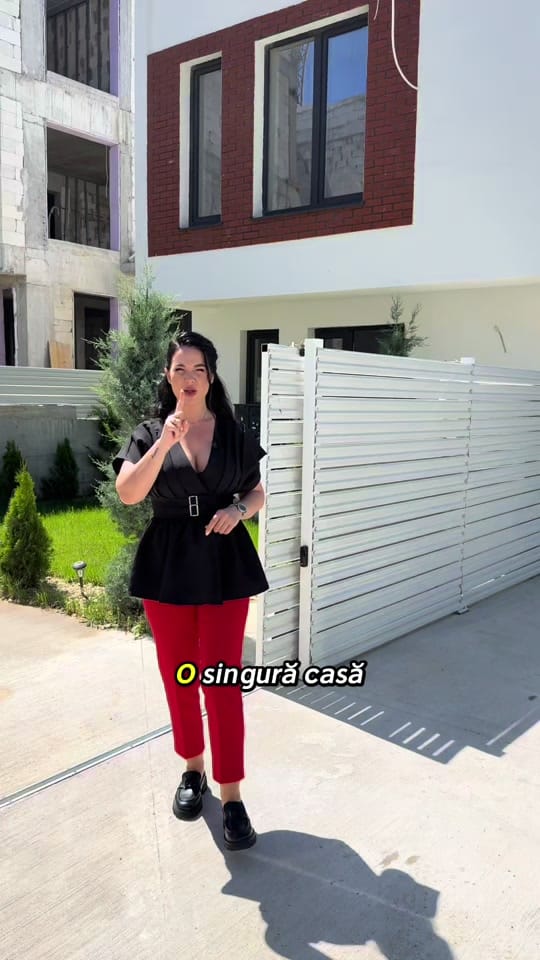 Post 3 by Deea M. Cataramă on TikTok (video)