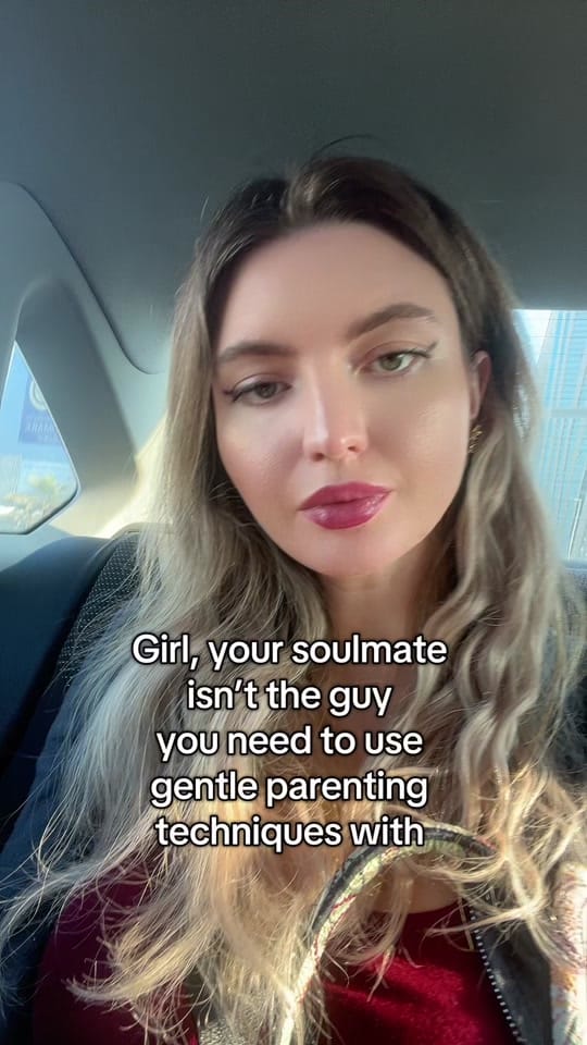 Post 3 by itsloulita on TikTok (video)
