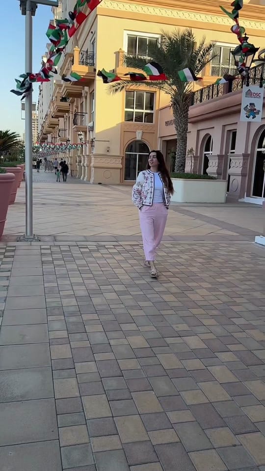Post 5 by Eliphoria on TikTok (video)