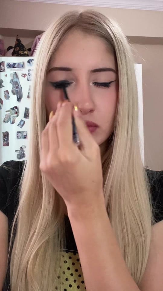 Post 3 by neslypizza🪬 on TikTok (video)
