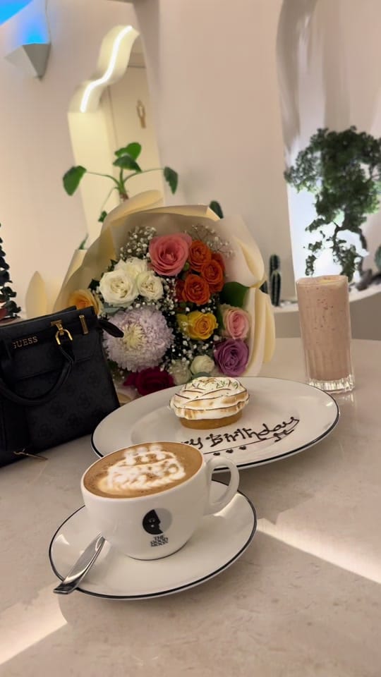 Post 6 by Mahtab on TikTok (video)